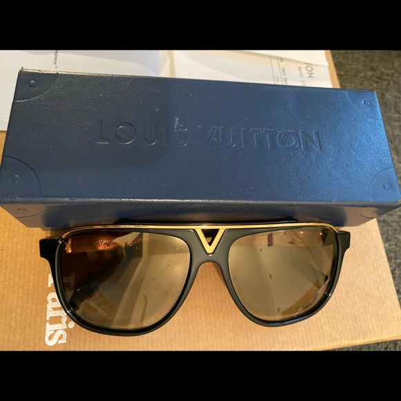 Louis Vuitton sunglasses - Picture 6 of 6
